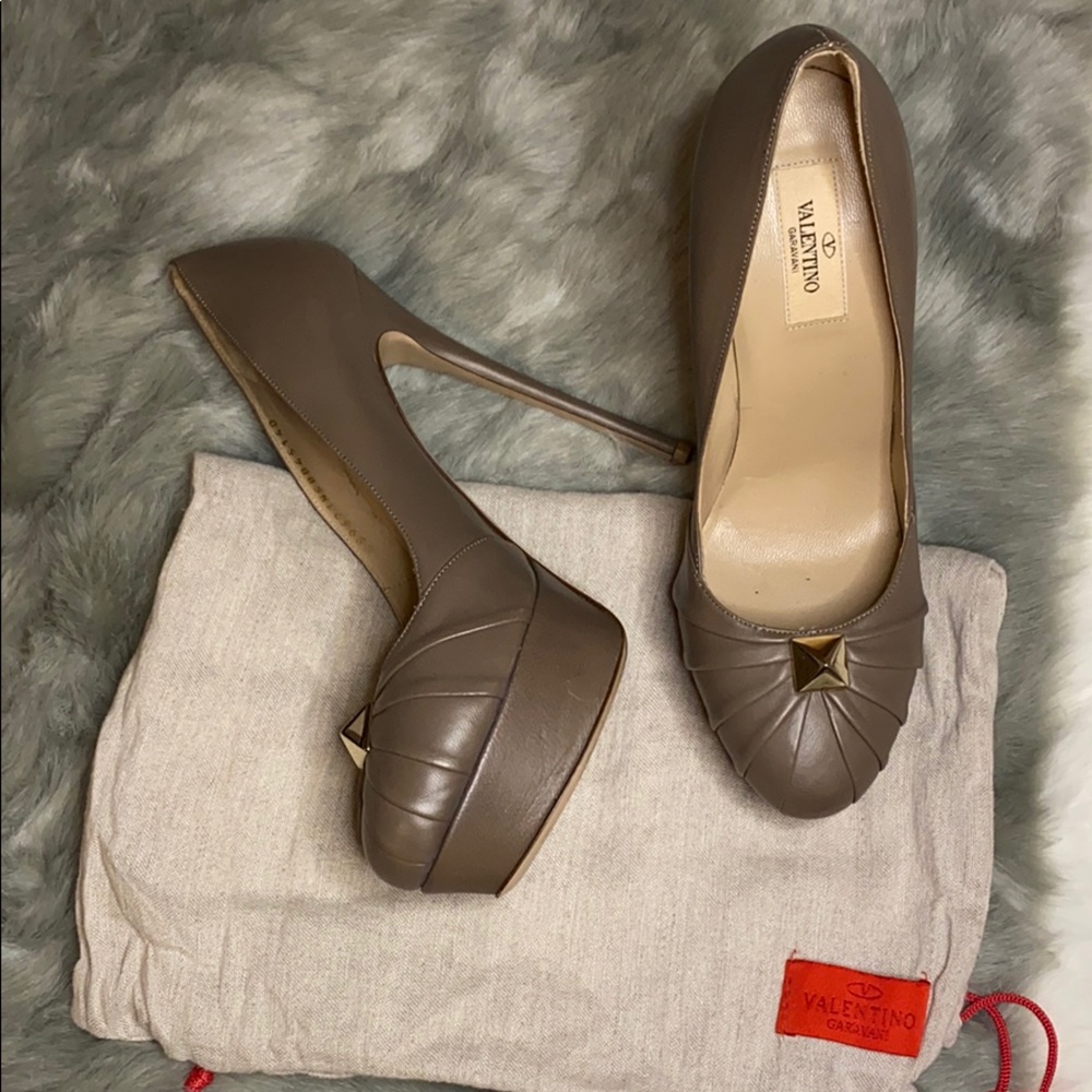 Valentino Garavani High heeled shoe